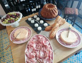 Weinprobe AGORA (Essen ist beispielhaft)