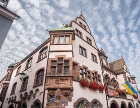 seitliche Ansicht des Neuen Rathauses